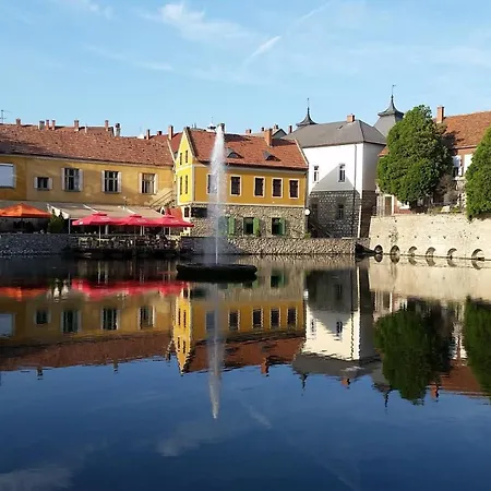 Szatmari Vendeghaz * Balatonlelle